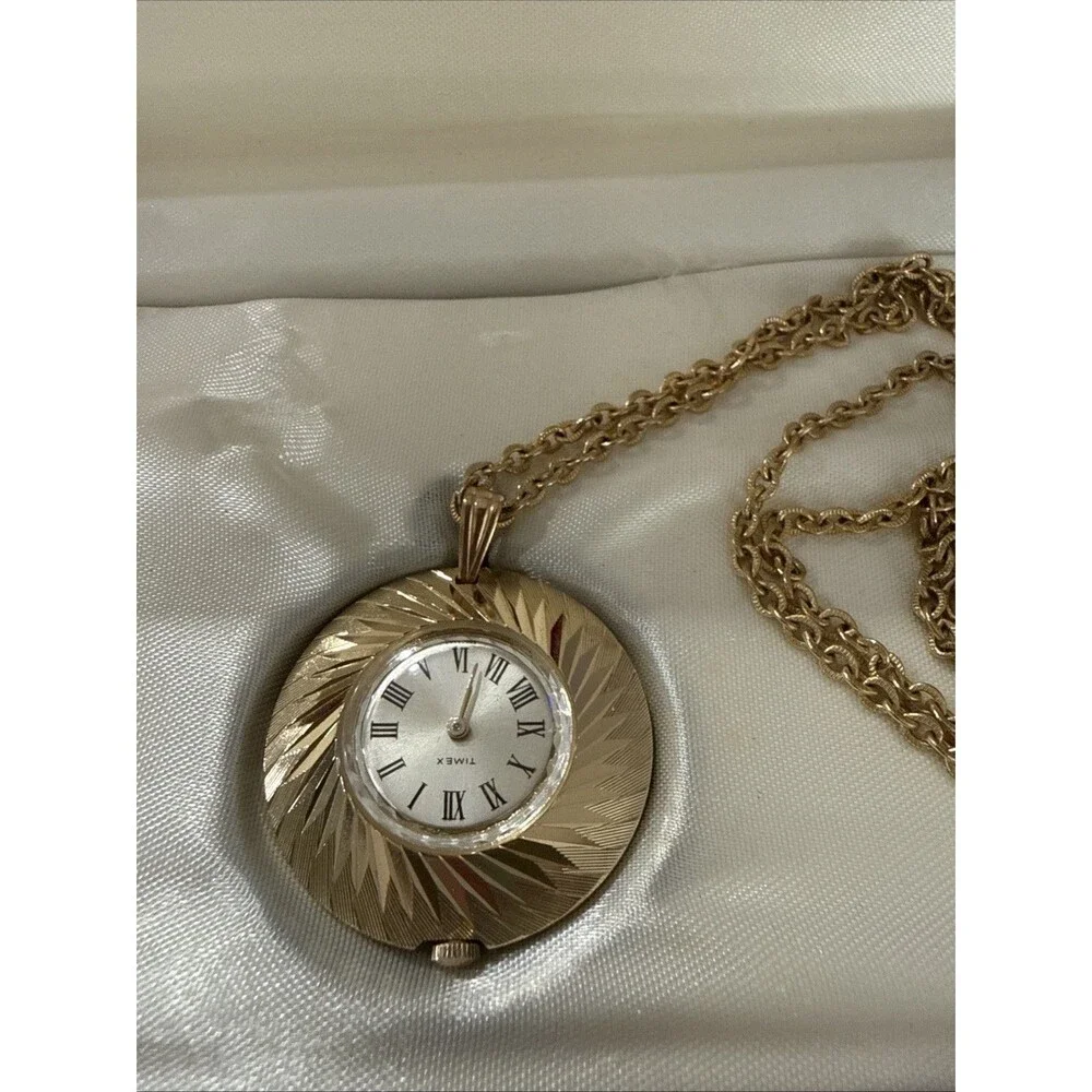 Vtg Timex Cavatina Pendant Necklace Watch Women’s Gold Tone Manual W/Chain & Box
